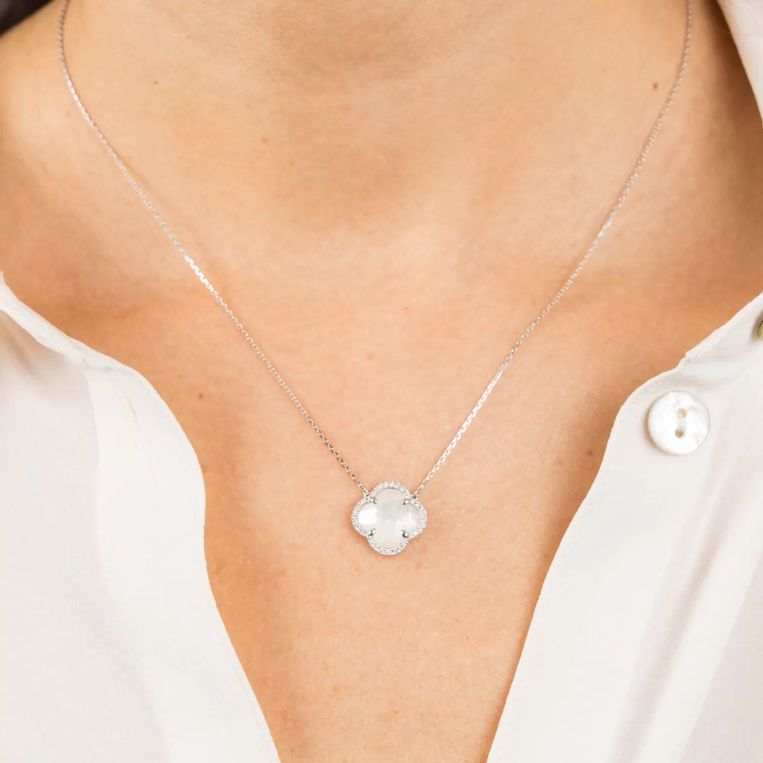The Alkemistry Morganne Bello 18Ct White Gold And Diamond Victoria Clover Mother Of Pearl Necklace Hot