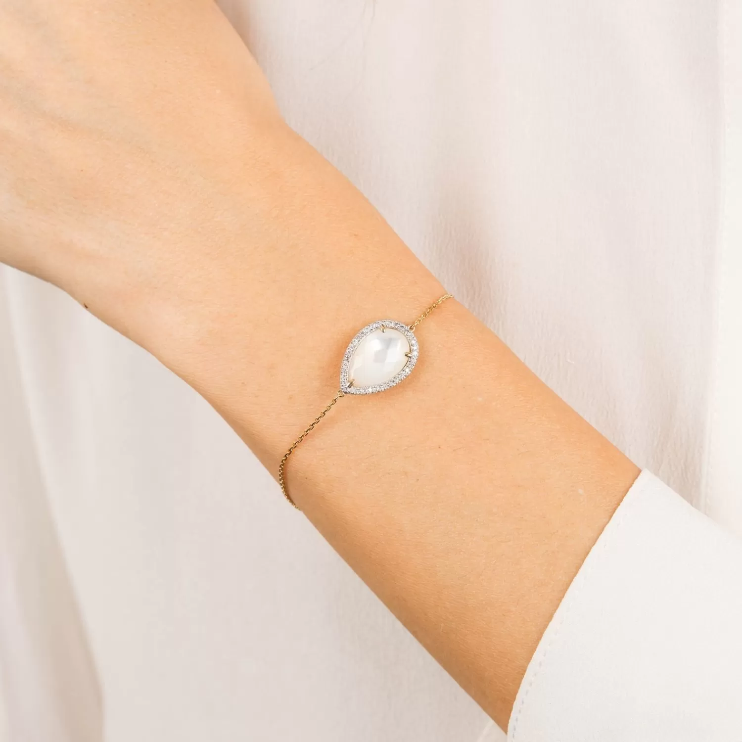 The Alkemistry Morganne Bello 18Ct Yellow Gold Alma Pear Mother Of Pearl Diamond Bracelet Shop