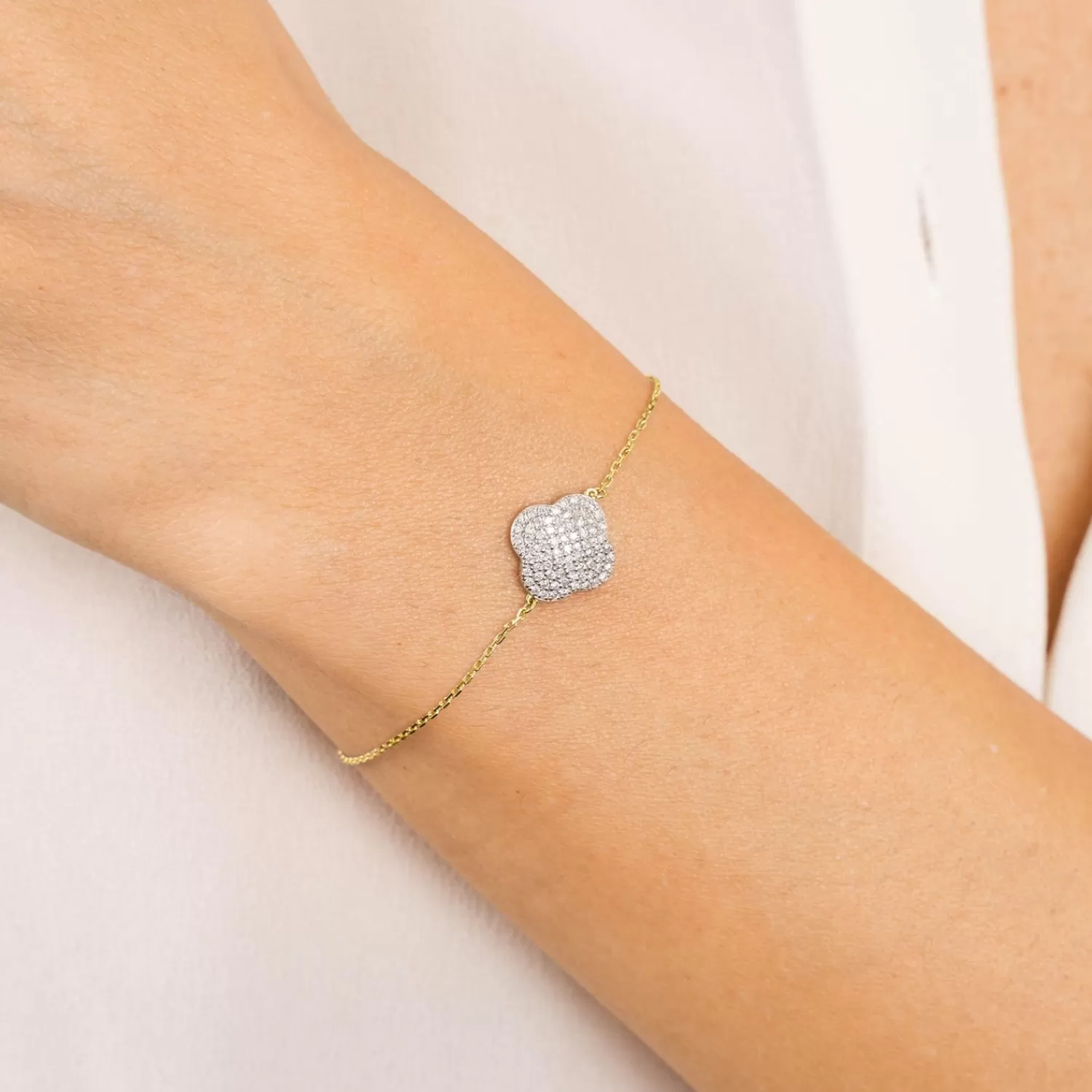 The Alkemistry Morganne Bello 18Ct Yellow Gold Change Clover Diamond Bracelet Hot