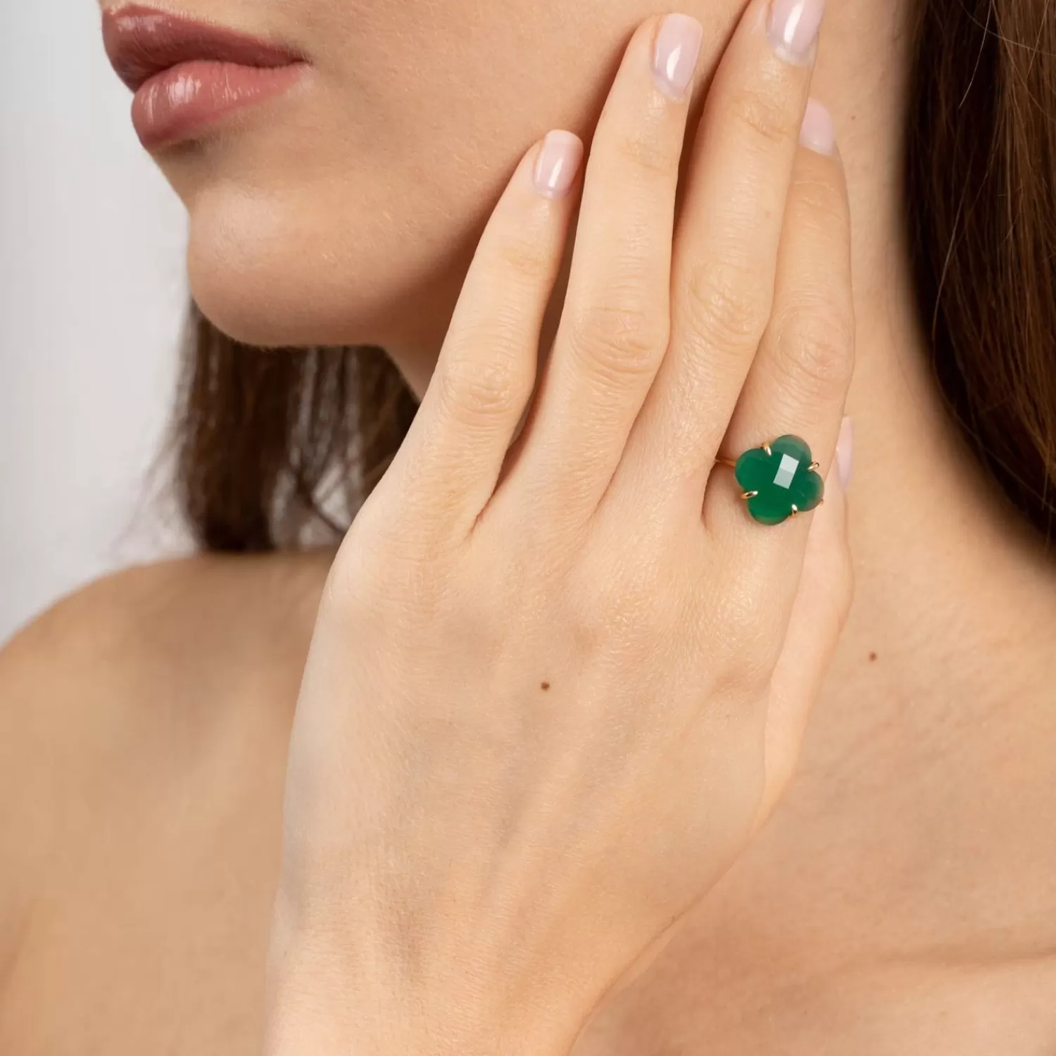 The Alkemistry Morganne Bello 18Ct Yellow Gold Victoria Clover Green Agate Ring Cheap