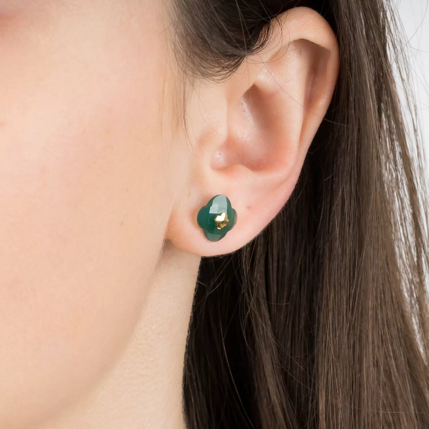 The Alkemistry Morganne Bello 18Ct Yellow Gold Victoria Clover Green Agate Studs (Pair) Shop