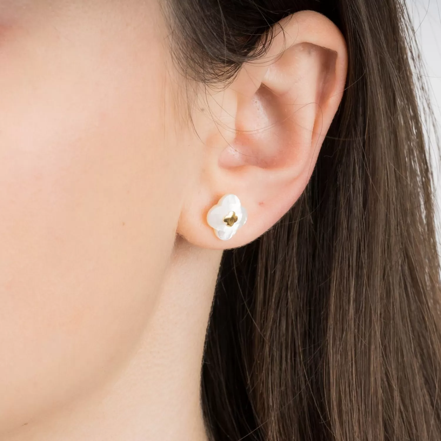 The Alkemistry Morganne Bello 18Ct Yellow Gold Victoria Clover Mother Of Pearl Studs (Pair) Best