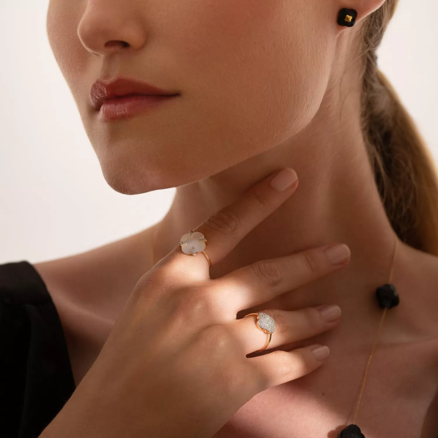 The Alkemistry Morganne Bello 18Cy Yellow Gold Victoria Mother Of Pearl Claw Diamond Ring Cheap