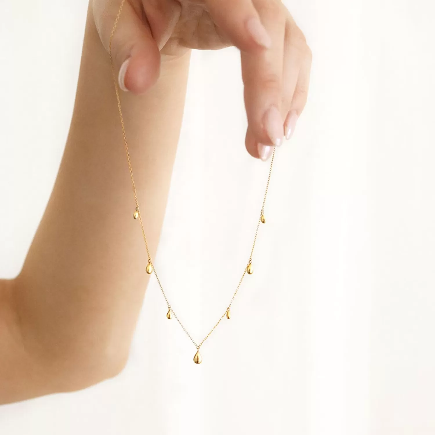 The Alkemistry Nude Shimmer - 18Ct Gold, Multi Size Pear Drop Fine Shimmer Necklace Store