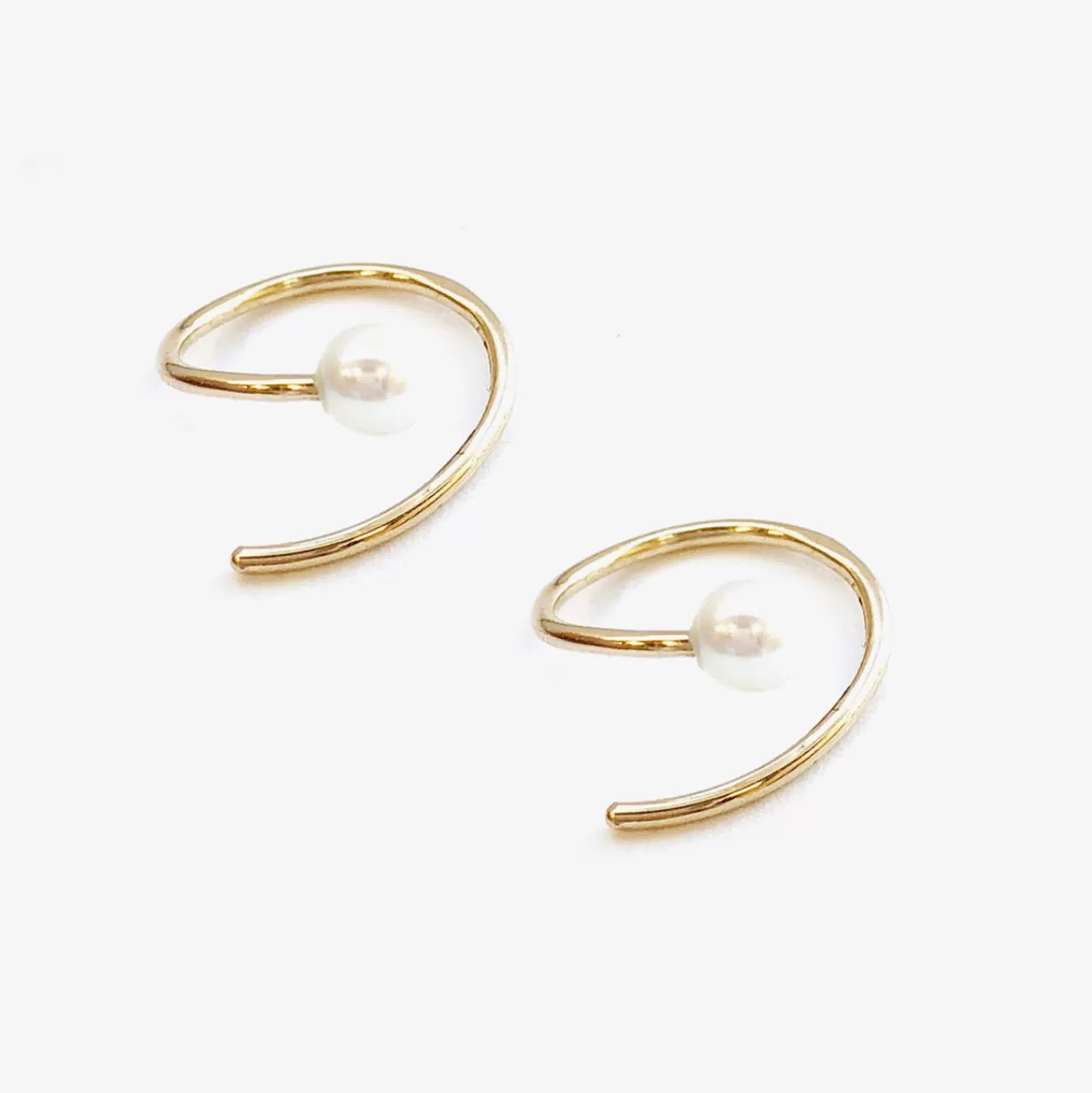 The Alkemistry Poppy Finch 14Ct Yellow Gold And Pearl Spiral Earrings (Pair) Flash Sale