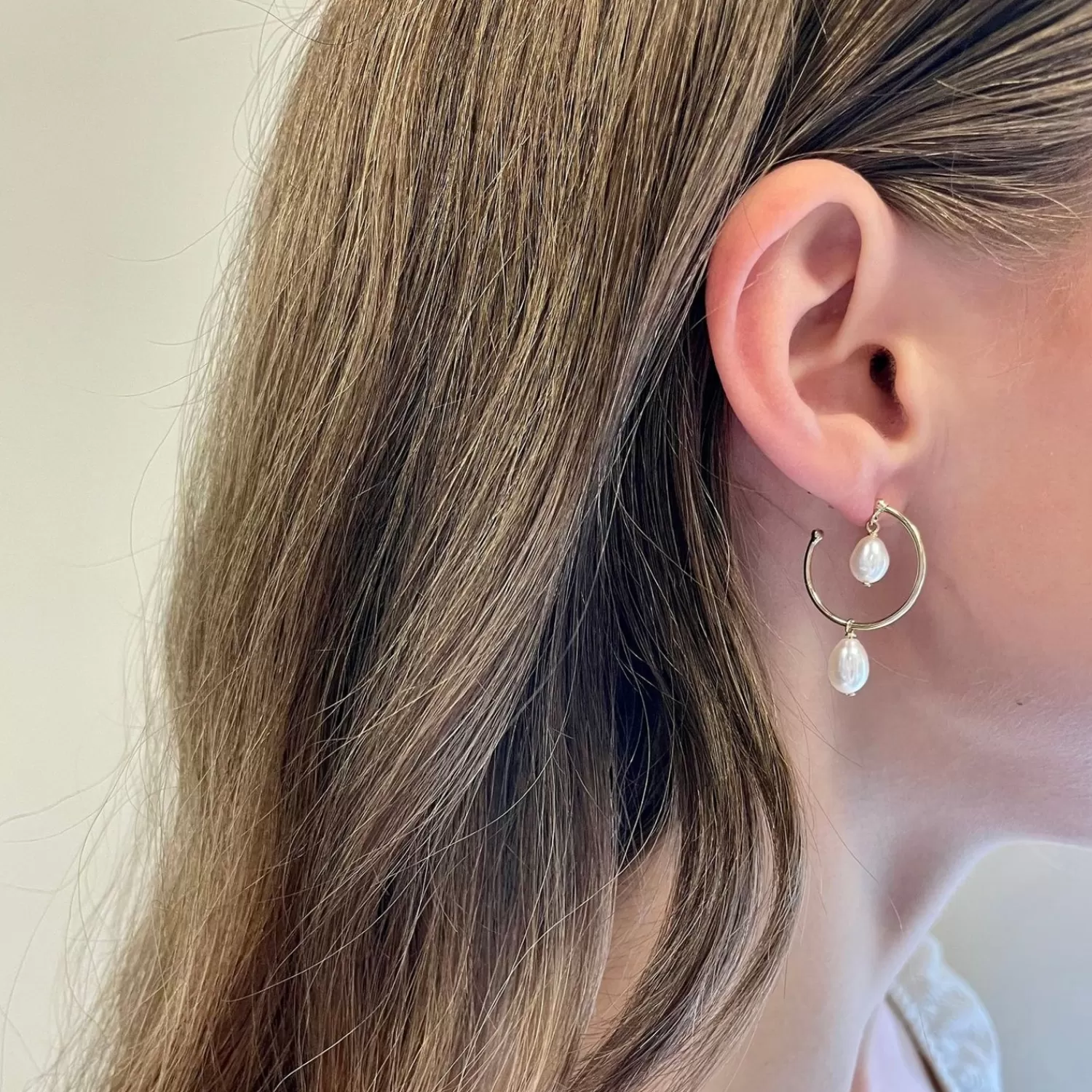 The Alkemistry Poppy Finch 14Ct Yellow Gold Double Pearl Hoop Dangle Earrings (Pair) Clearance