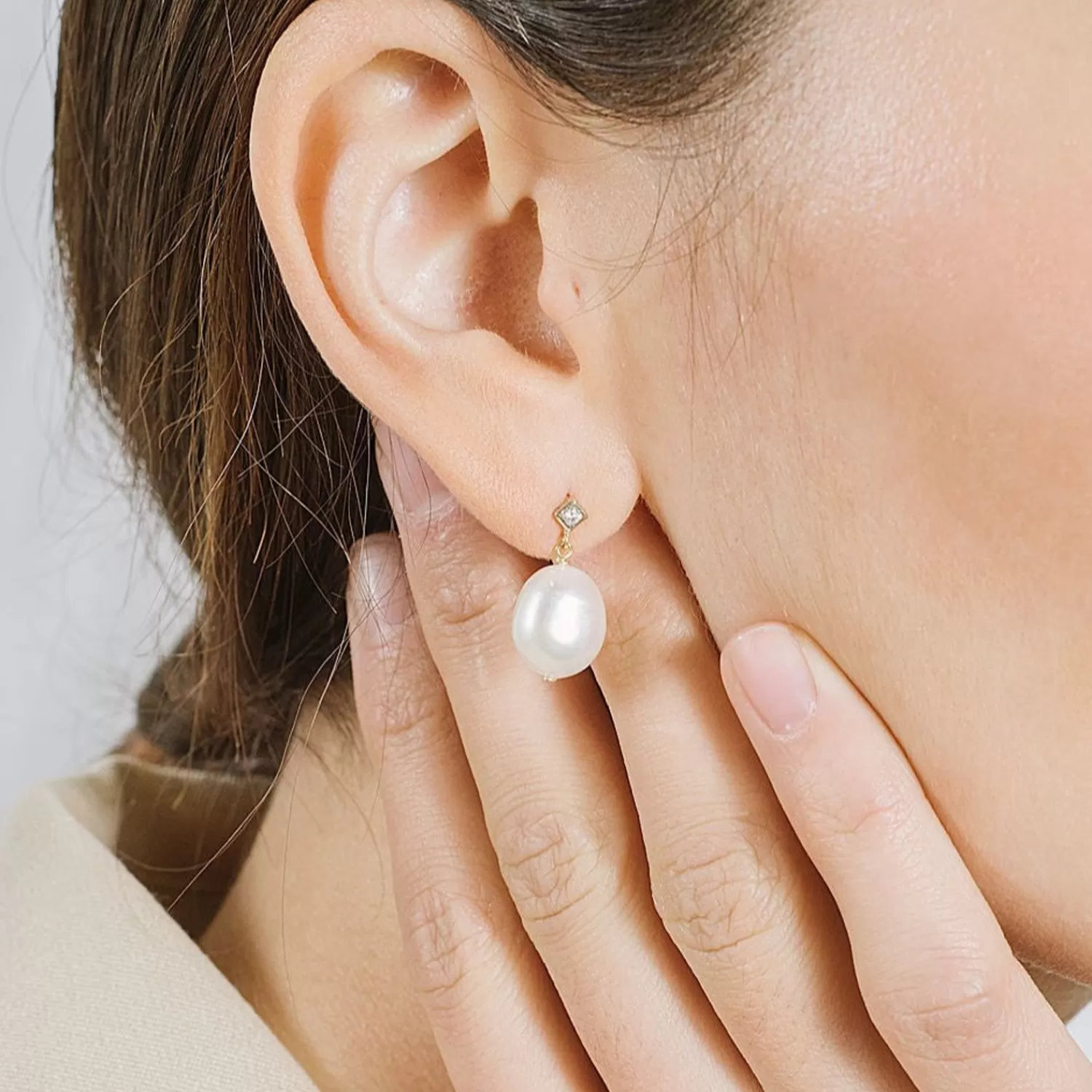 The Alkemistry Poppy Finch 14Ct Yellow Gold Princess Diamond And Pearl Earrings Shop