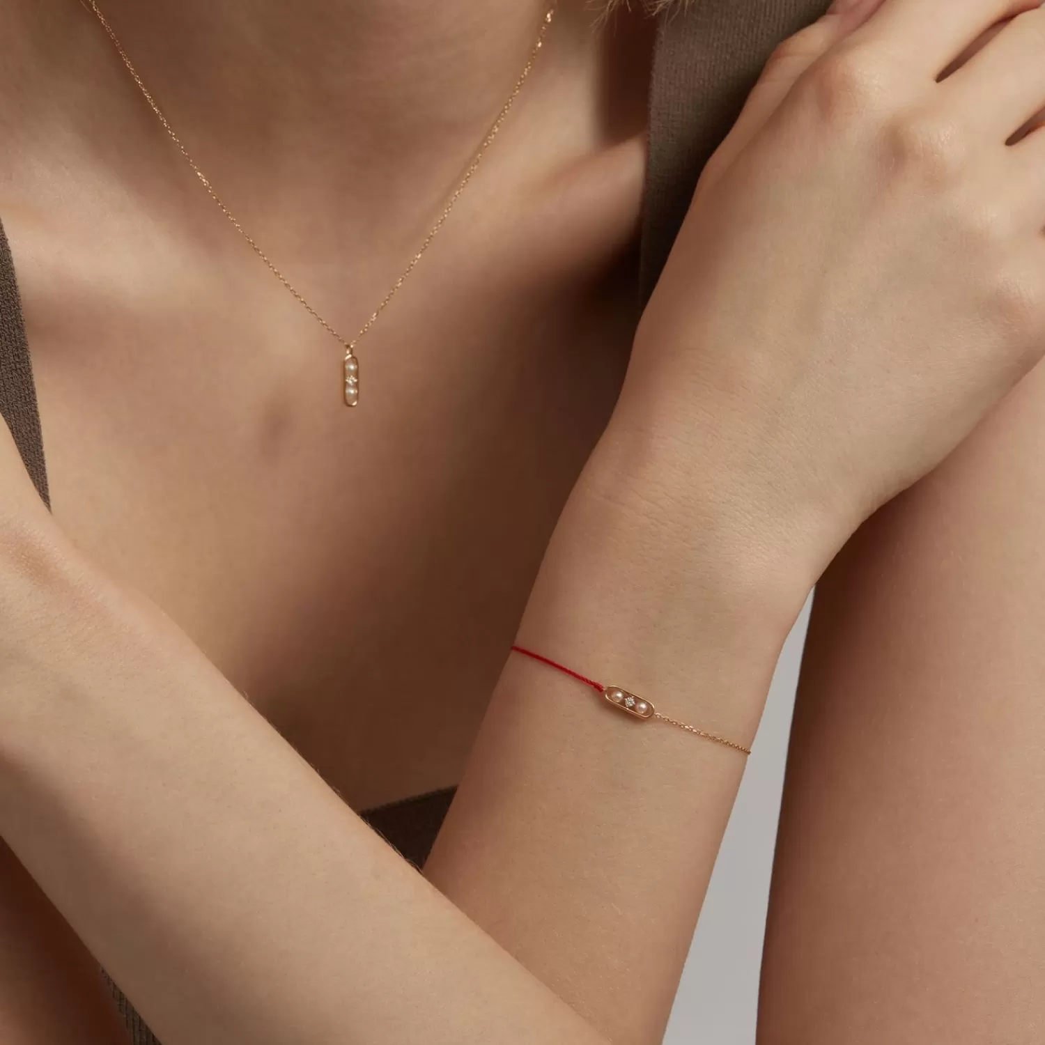 The Alkemistry Ruifier 18Ct Yellow Gold Morning Dew Dawn Pearl And Diamond Red Thread And Chain Bracelet Cheap
