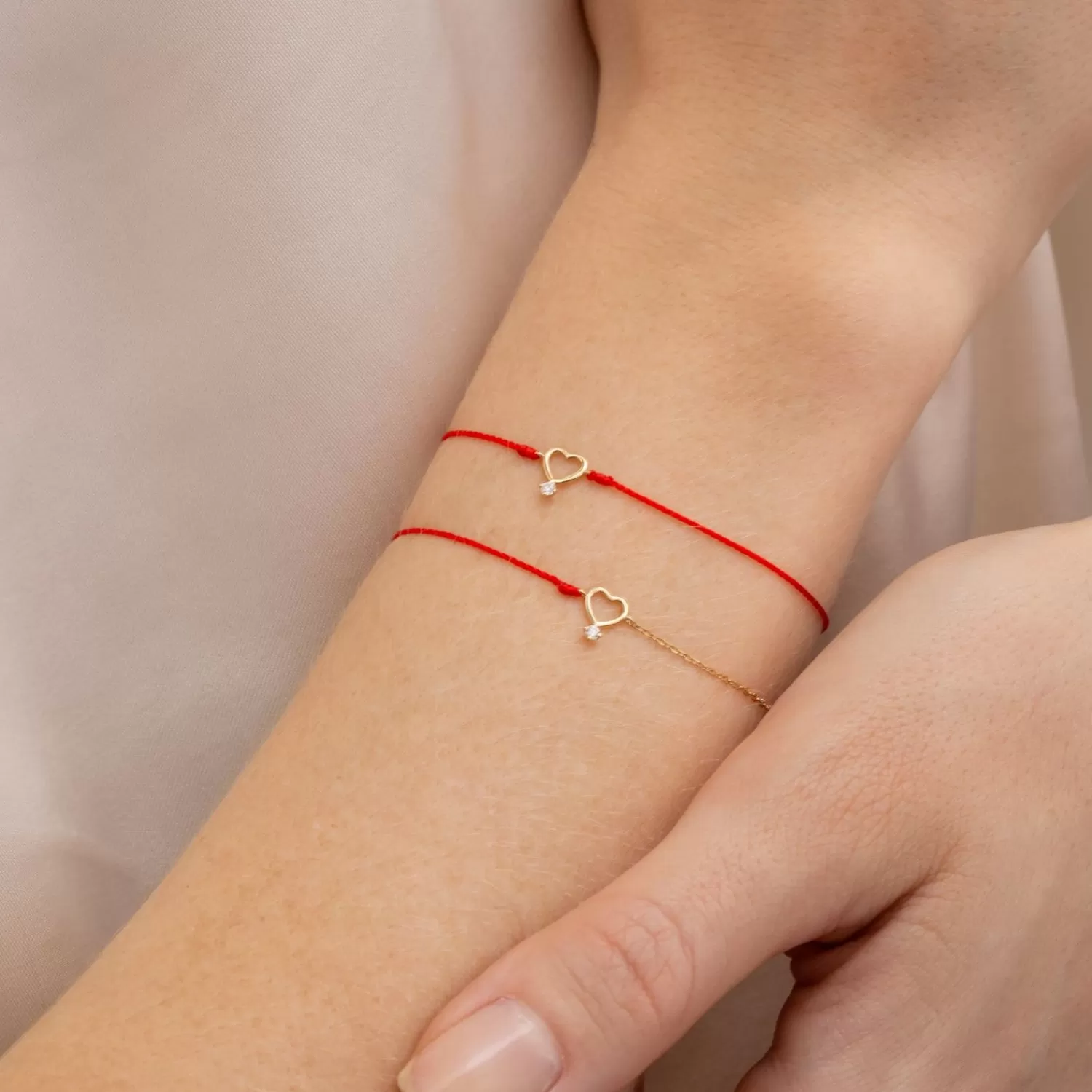 The Alkemistry Ruifier 18Ct Yellow Gold Scintilla Amore Diamond Red Cord Bracelet Clearance